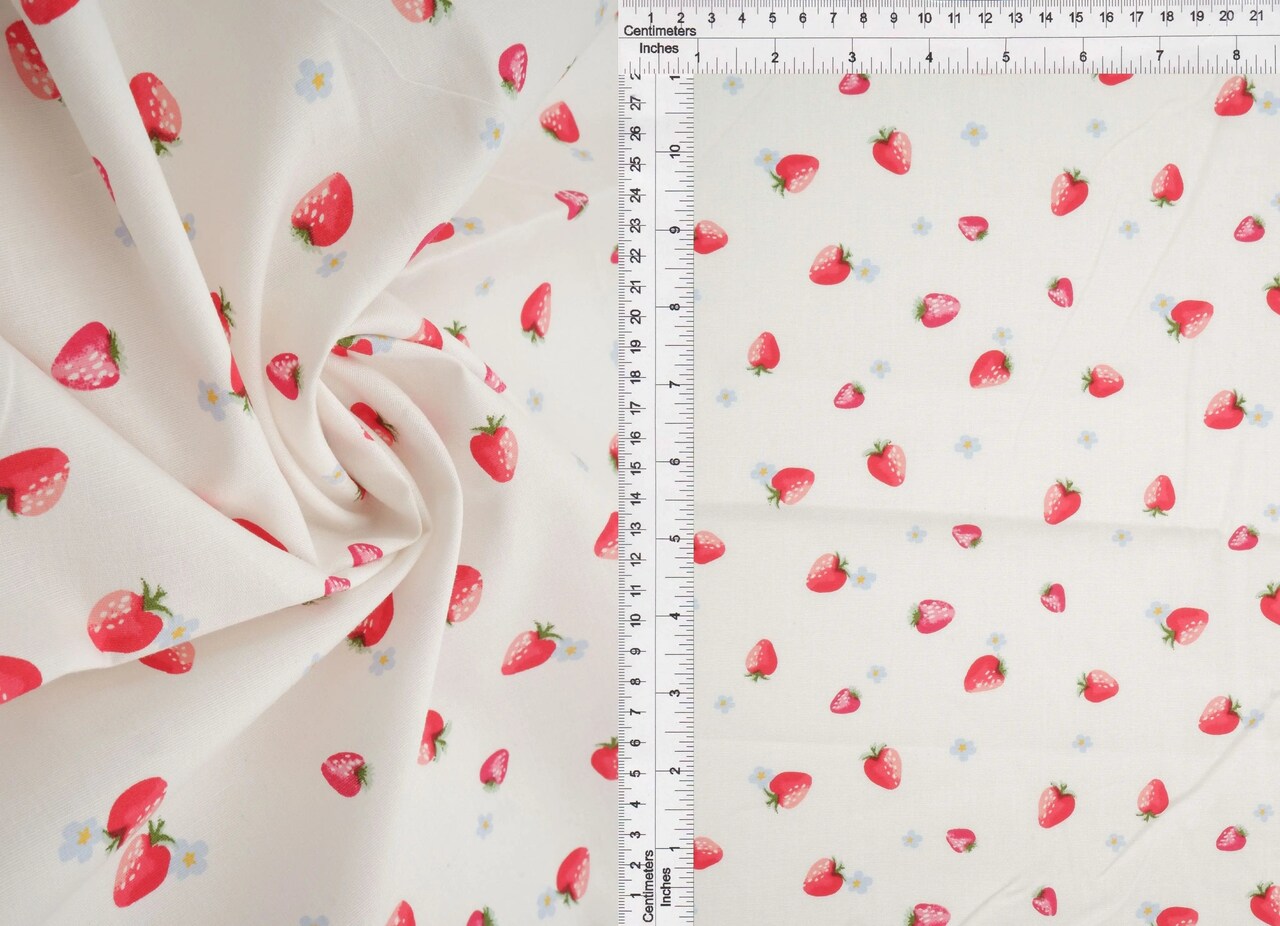 1 Yard Stretch Poplin Strawberry Print Fabric, 57/58″ Wide Cotton Spandex Blend